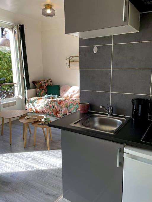 Charming Bright Sunny Studio Near Canal St Martin París Exterior foto
